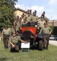 SQUADRA05.JPG